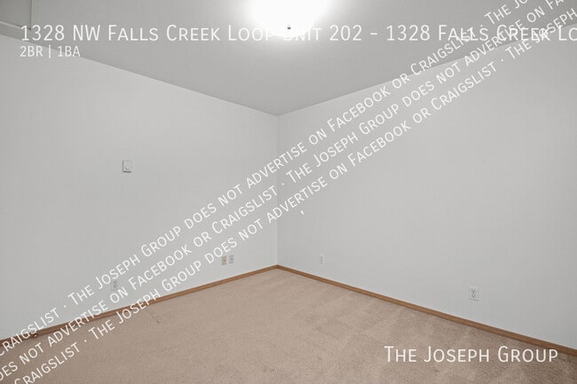 Building Photo - 1328 NW Falls Creek Loop