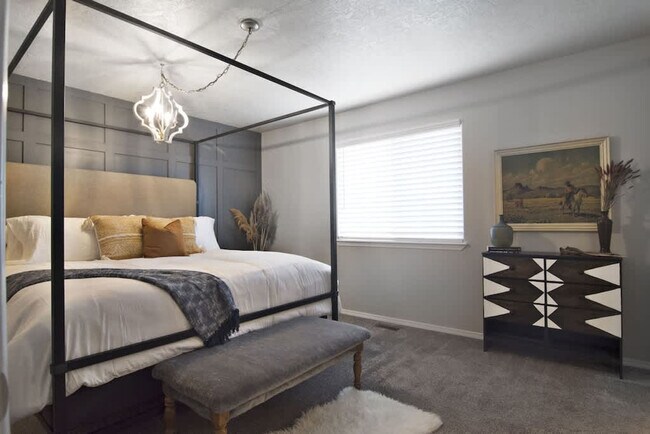 Building Photo - 3912 E Clear Springs Dr.