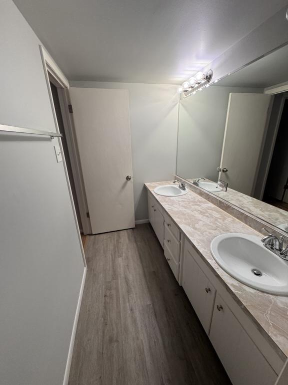 Building Photo - 2306 Holiday Ter