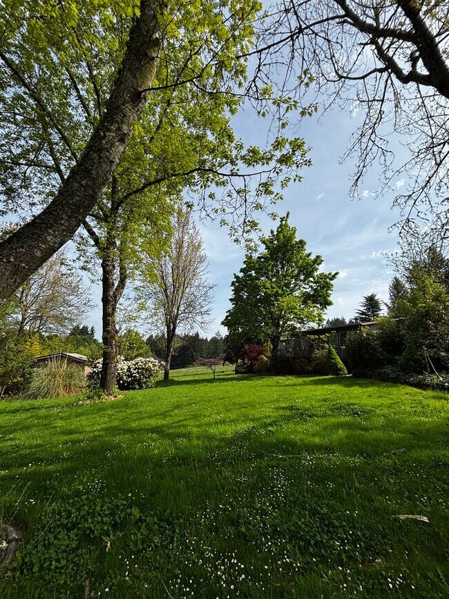 Building Photo - Rare 3-Acre 3BR Home in South Salem – Shops, Workspace & Greenhouses