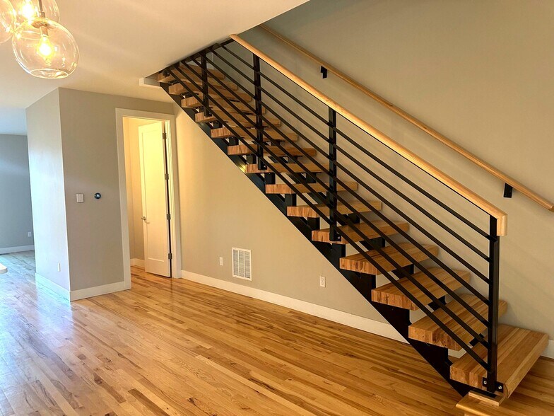 Building Photo - 3912 Utica St