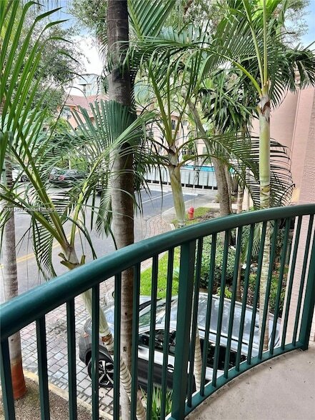 Building Photo - 2039 SE 10th Ave