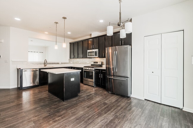 Building Photo - 4446 Monroe Ct