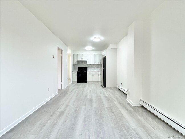 Building Photo - 88-11 53rd Ave