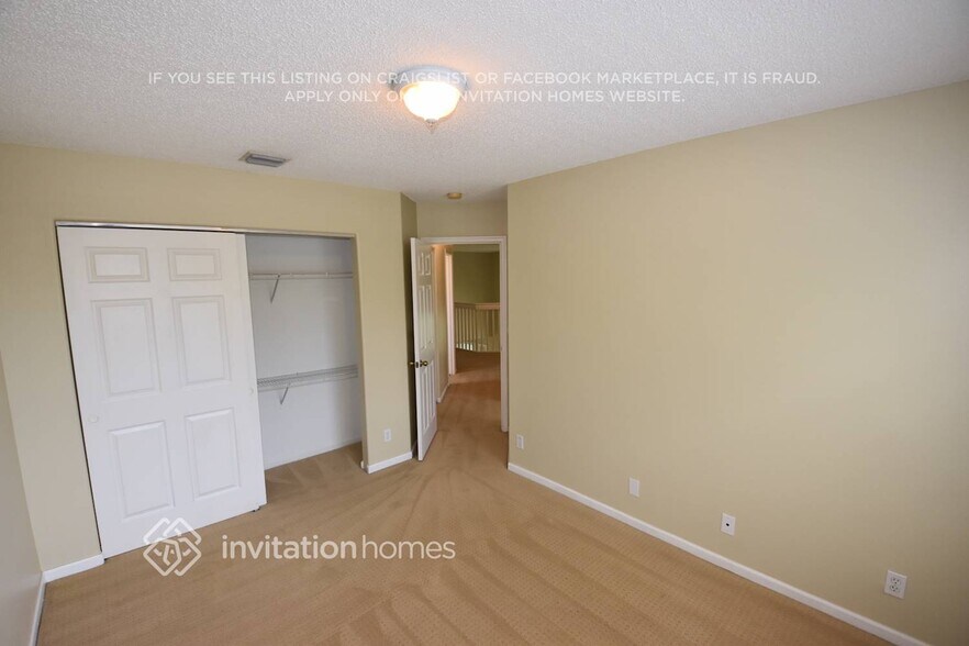 Building Photo - 7640 Colony Palm Dr