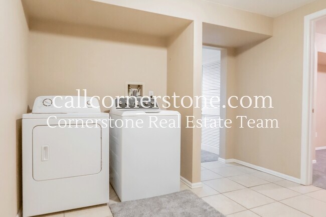 Building Photo - 2081 Sussex Ln
