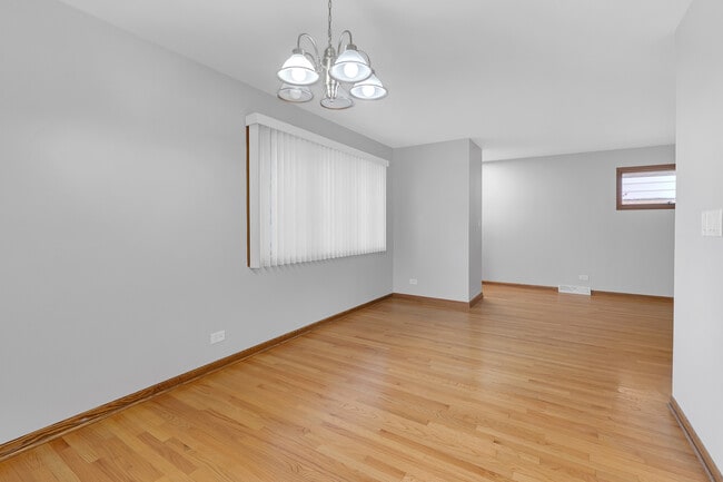 Building Photo - 650 Patricia Ln