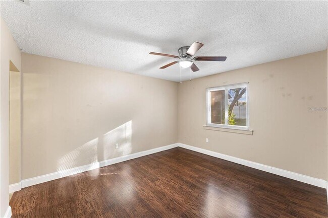 Building Photo - 2928 Bancroft Cir E