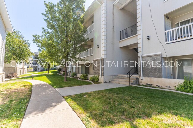 Building Photo - 2400 E 6895 S