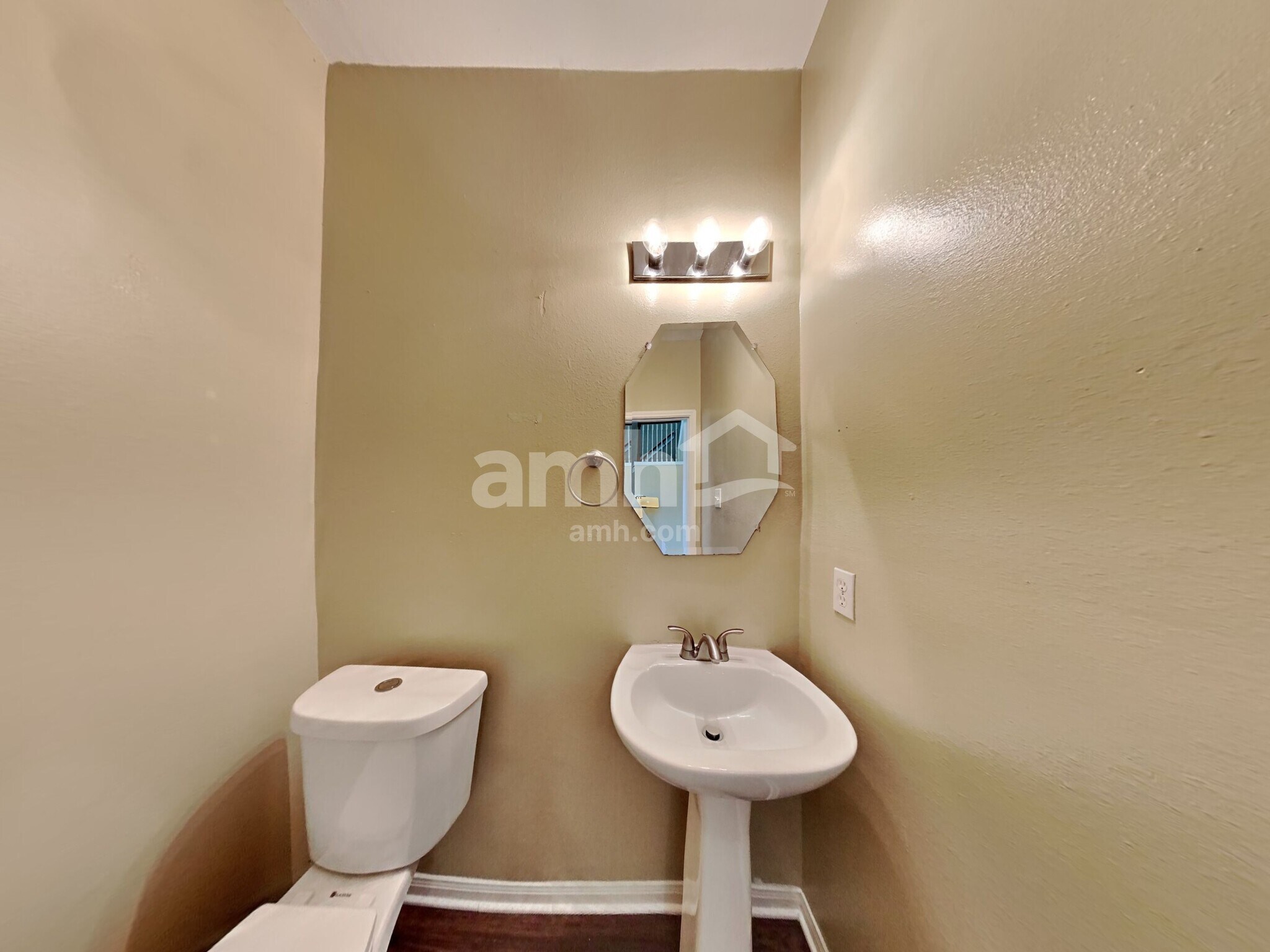 Building Photo - 9419 Stoneridge Canyon Ln