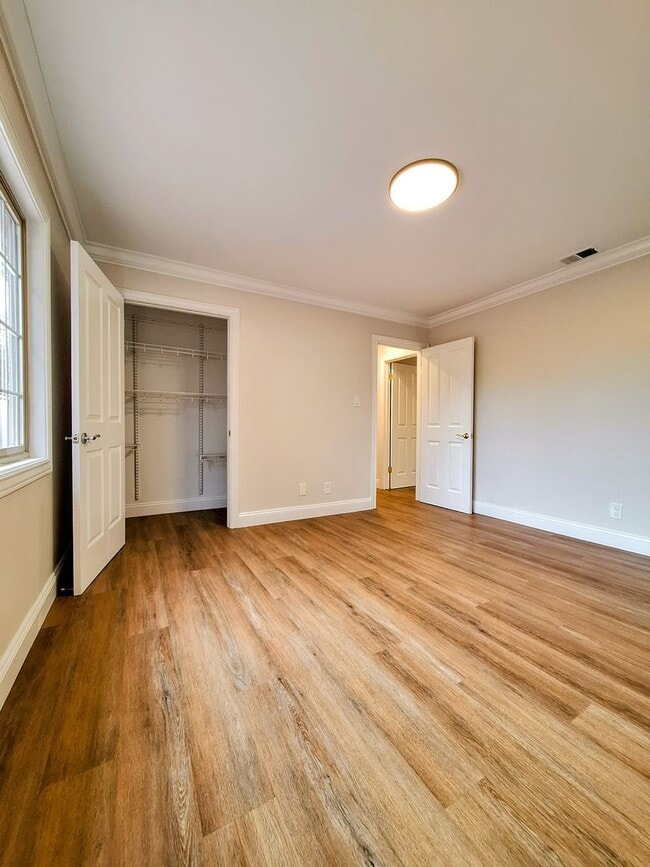 Building Photo - Beautiful Single Story House w/Low Mainten...