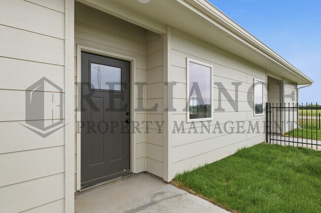 Building Photo - 202 N Gowen St