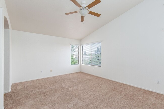 Building Photo - Great 5 Bedroom Home in Summerlin