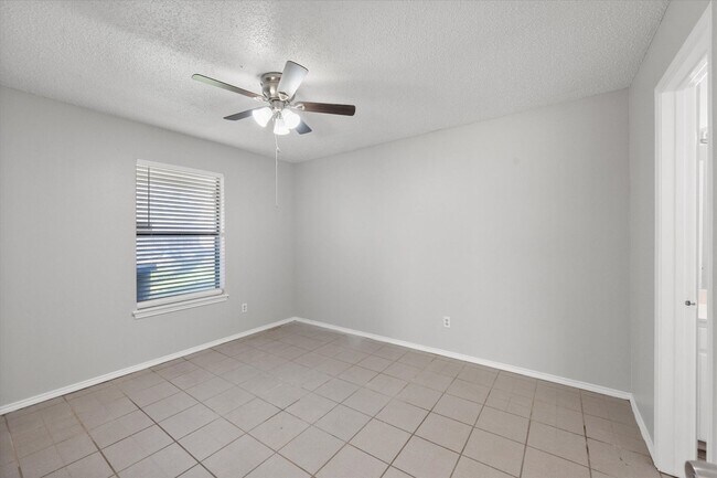 Building Photo - Affordable South Arlington
