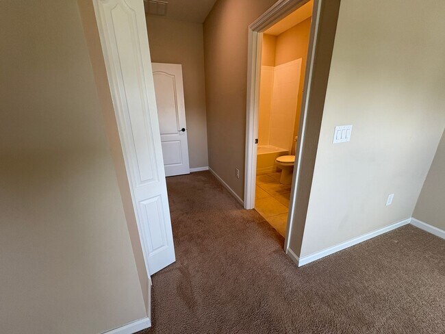 Building Photo - Spacious Home in Growing Area of St. Johns...