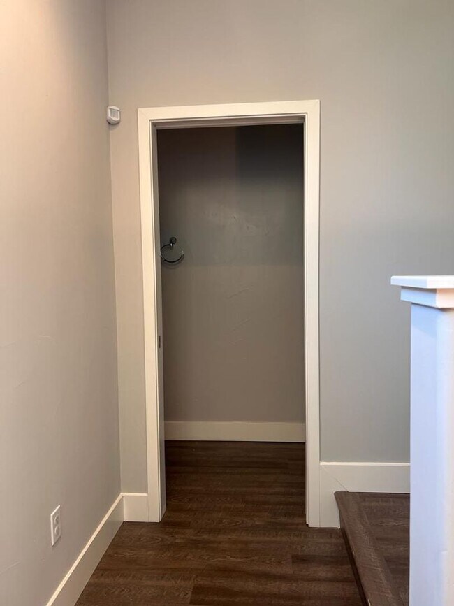 Building Photo - 1010 Mud Pie Ln