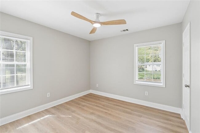 Building Photo - 1431 Lorenzo Dr SW