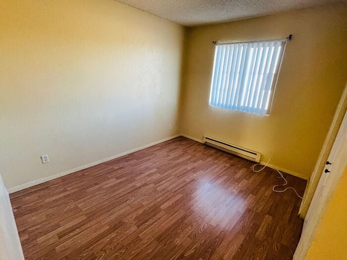 Building Photo - 330 E Corona Rd