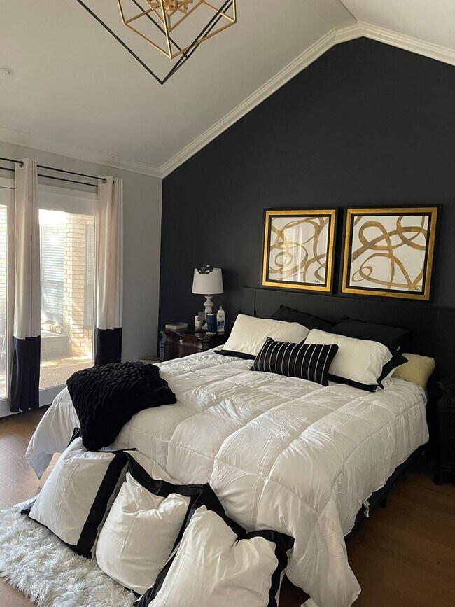 Building Photo - Stunning home @Churchill Estates 4/2/2