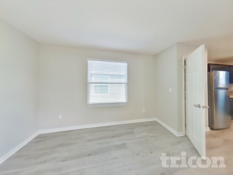 Building Photo - 77009 Birdseye Ct