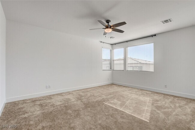 Building Photo - 1305 Azure Jay Ave