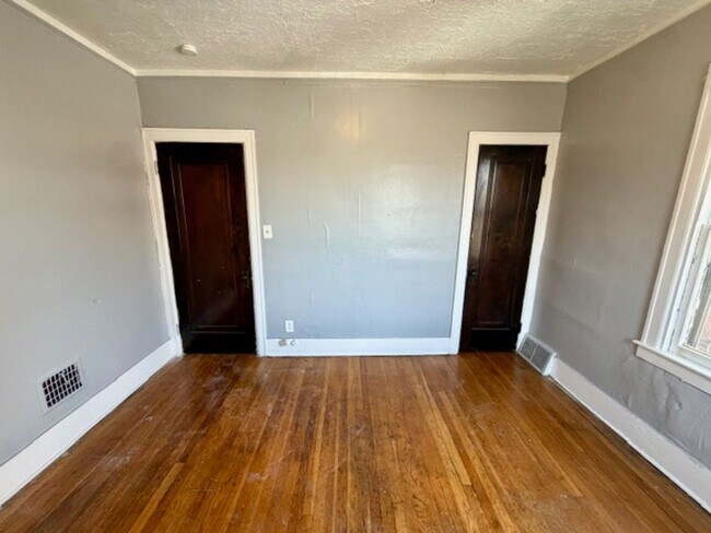 Building Photo - 4287 W Grand St