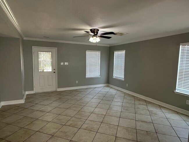 Building Photo - 15103 Possumwood Dr
