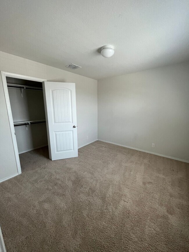 Building Photo - 6218 Tadpole Bluff