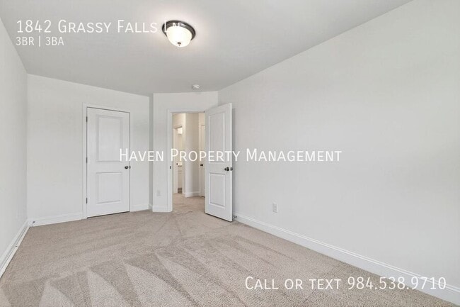 Building Photo - 1842 Grassy Falls Ln