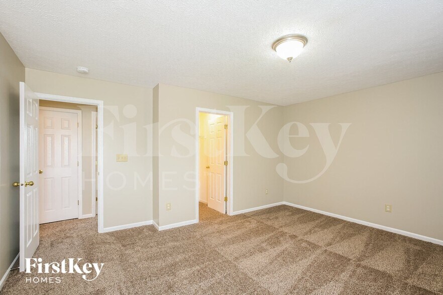 Building Photo - 2706 Bluestone Dr