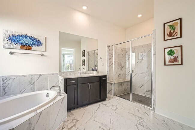 Building Photo - 4912 Risana Bend