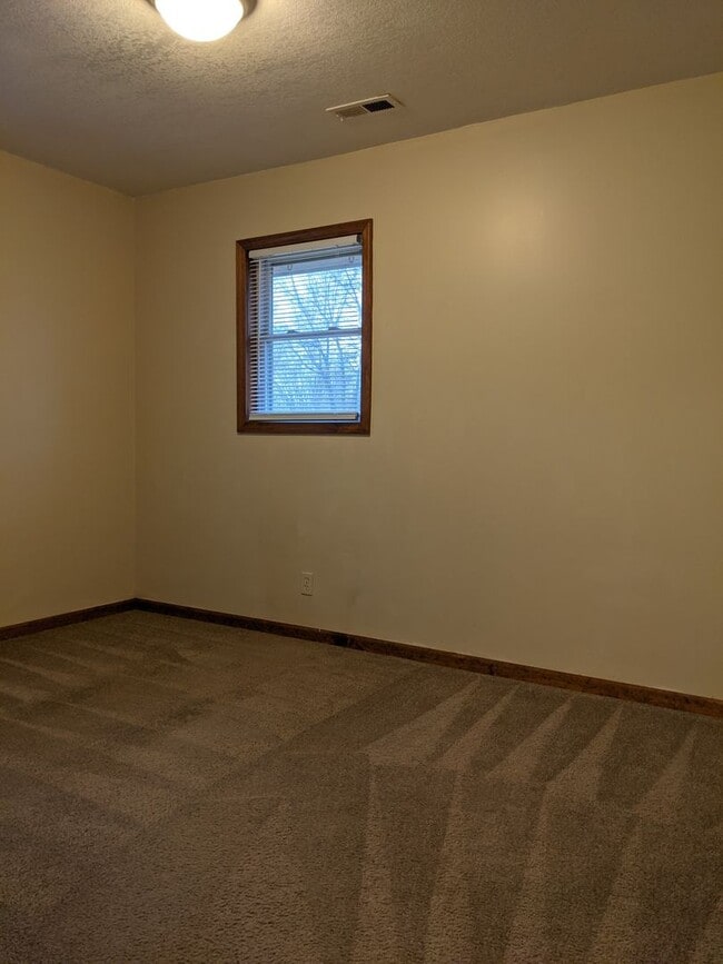 Building Photo - 4803 Appleton Ave