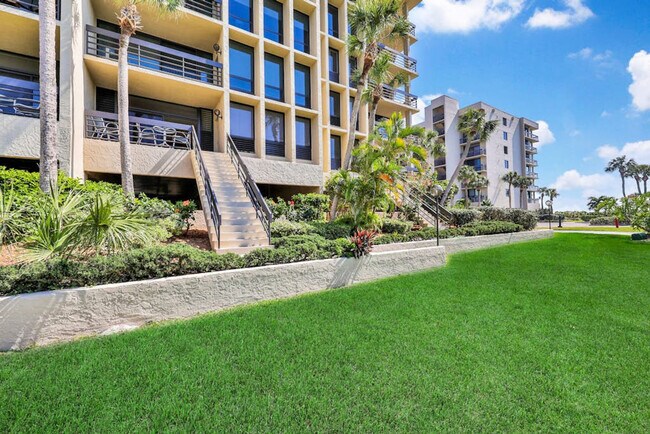 Building Photo - 1145 Gulf of Mexico Dr