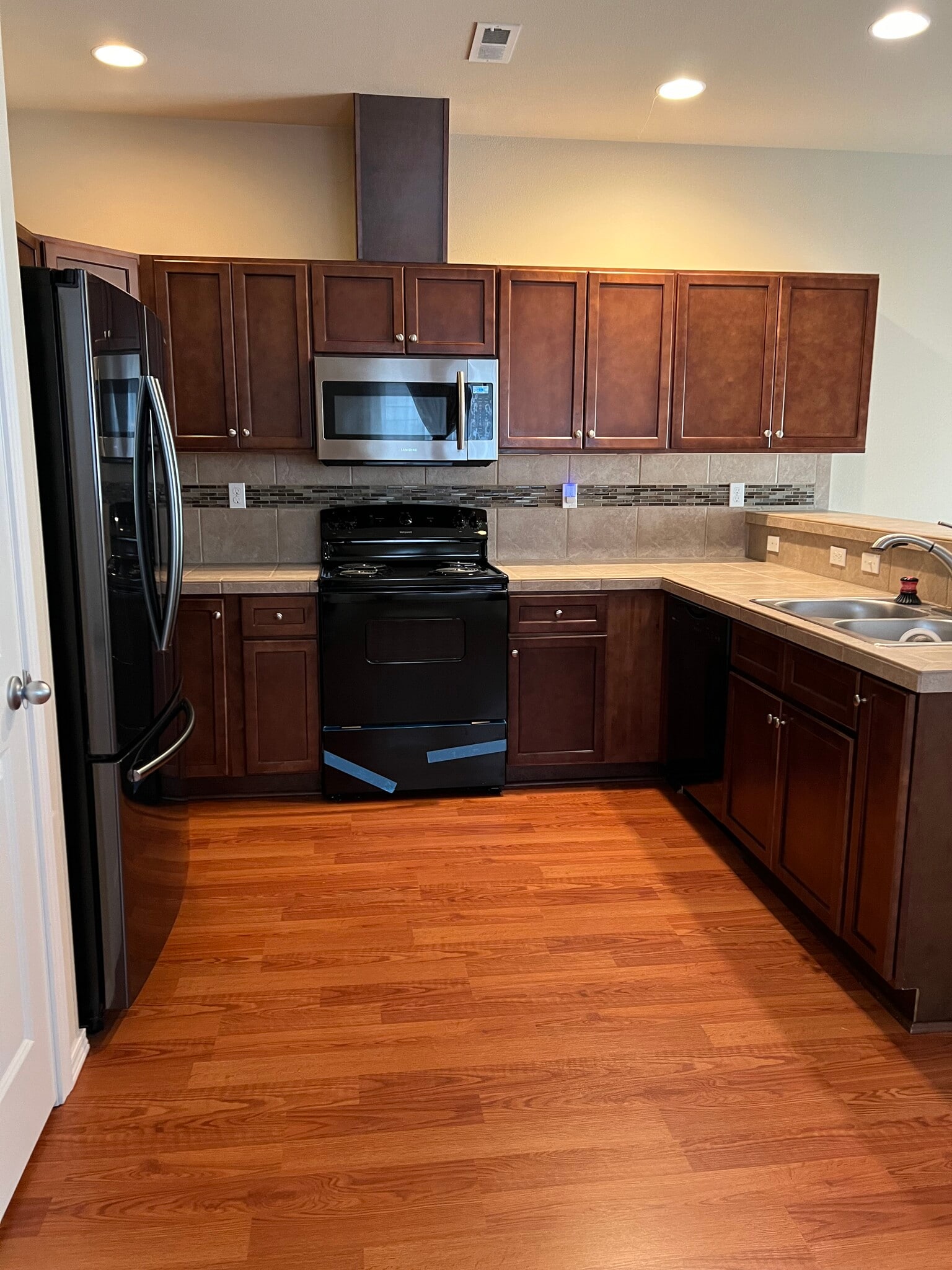 Kitchen - 245 NE Miramar Cir