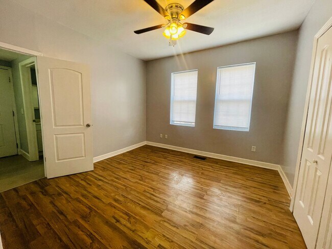 Building Photo - 3 Bedroom Home located Downtown Corbin, KY
