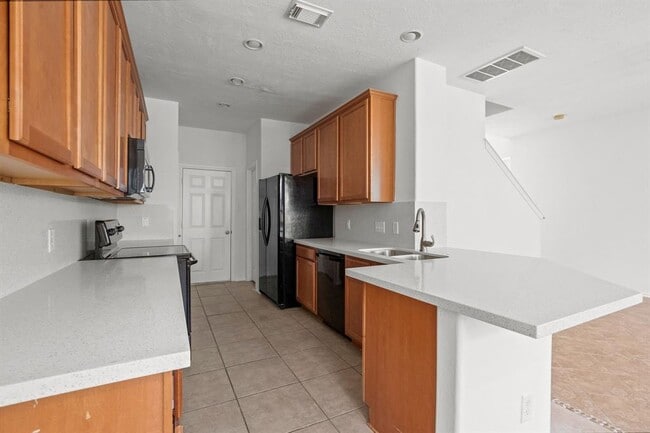 Building Photo - 35 Wickerdale Pl