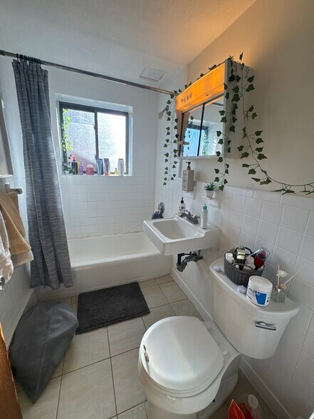 Building Photo - 5 Chester St