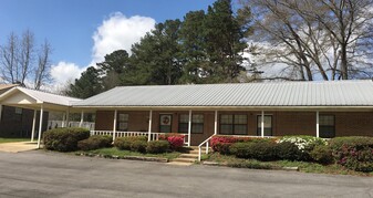 Building Photo - 511 Banks Rd
