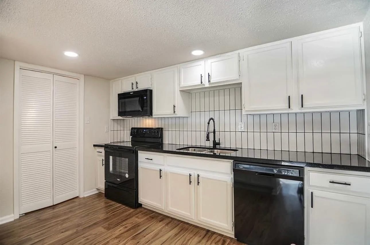 Building Photo - 14777 Wunderlich Dr