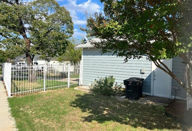 Building Photo - 1720 Grand Ave