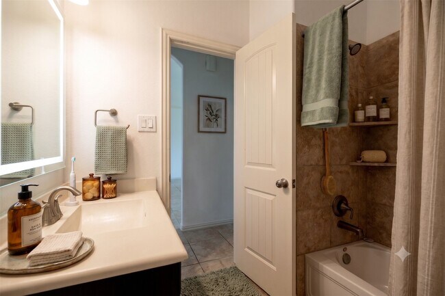 Building Photo - 1822 Olive Pine Dr