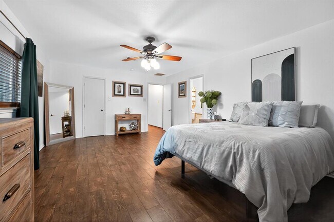 Building Photo - 316 Cliffwood Dr
