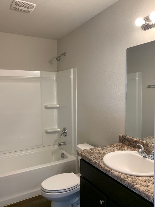 Building Photo - Nice New Construction in Valley View 3bed/2bath