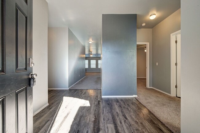 Building Photo - Gorgeous 4 Bed 2 Bath Home in Heart Of Mustang!!