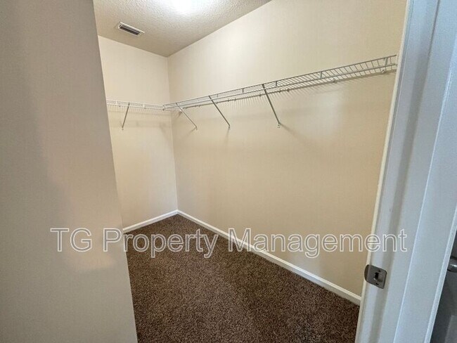 Building Photo - 15668 Palfrey Chase Dr