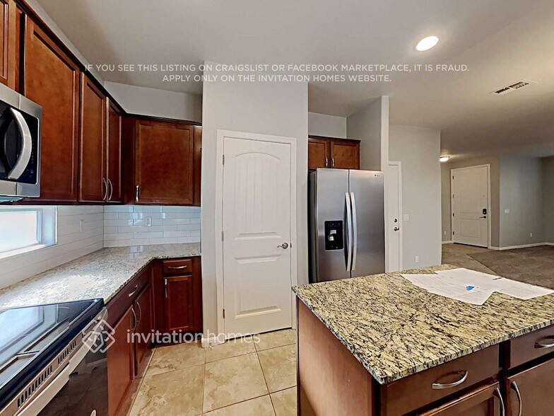 Building Photo - 1409 S Ponderosa Dr