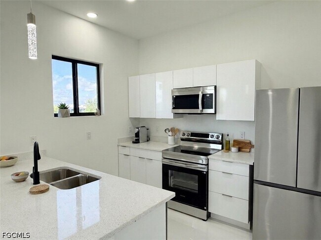 Building Photo - 4238 NW 34th Terrace