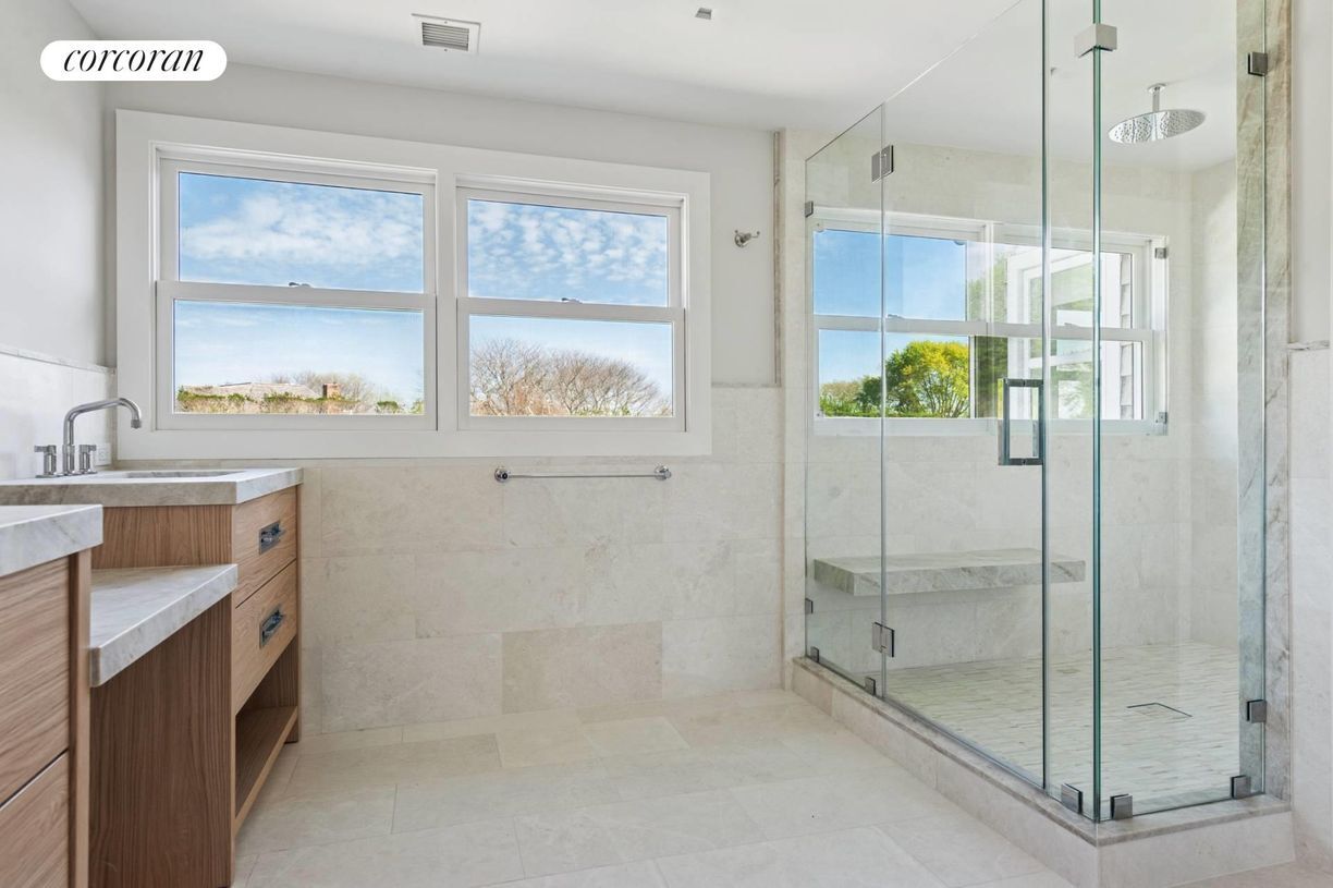 Building Photo - 25 Jobs Ln