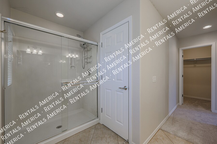 Building Photo - 2205 W Le Marche Ave