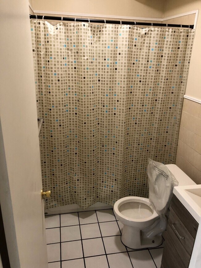 Building Photo - 639 N 12th St